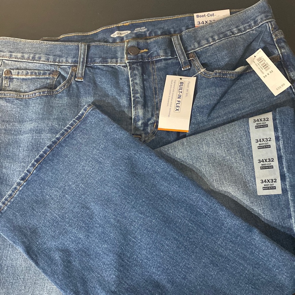 Old Navy 34x32 built in flex boot cut jeans - medium colored wash- new with tags